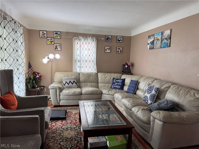 1753 Temple Avenue, Mayfield Heights, OH 44124