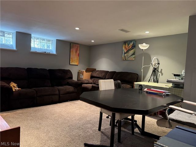 1753 Temple Avenue, Mayfield Heights, OH 44124