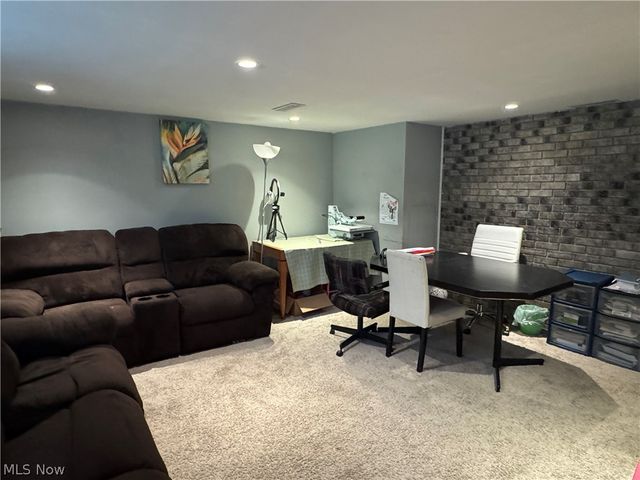 1753 Temple Avenue, Mayfield Heights, OH 44124