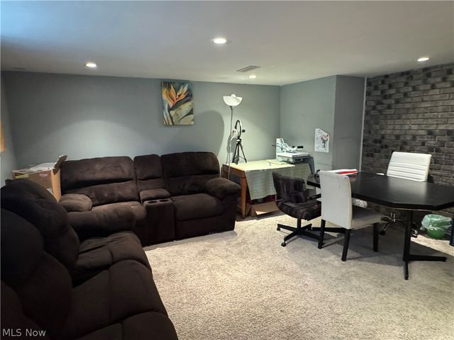 1753 Temple Avenue, Mayfield Heights, OH 44124