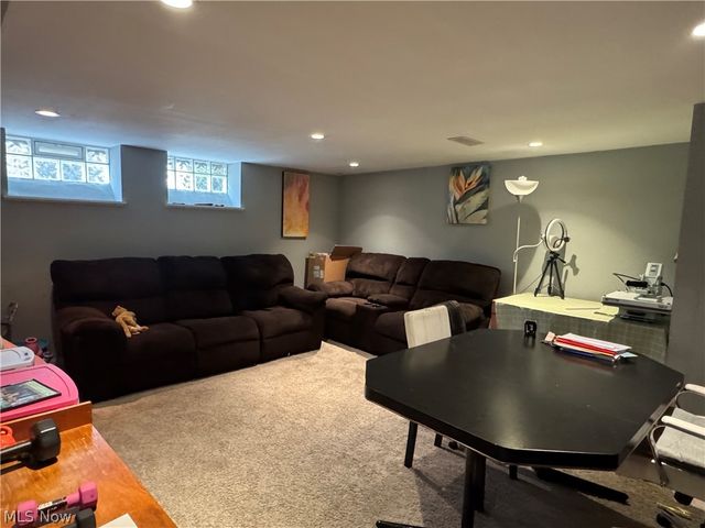 1753 Temple Avenue, Mayfield Heights, OH 44124