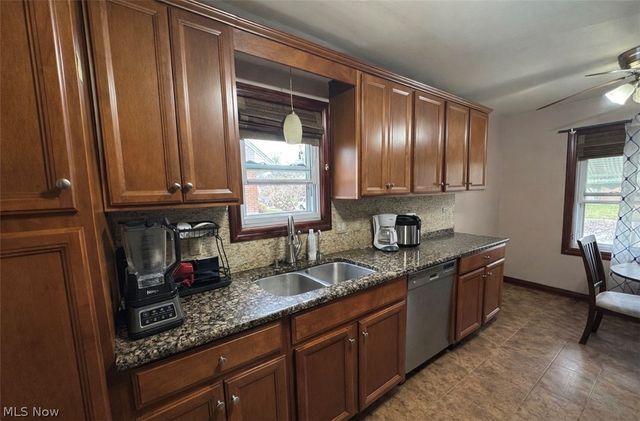 1753 Temple Avenue, Mayfield Heights, OH 44124