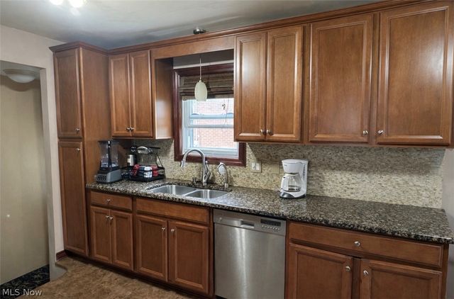 1753 Temple Avenue, Mayfield Heights, OH 44124