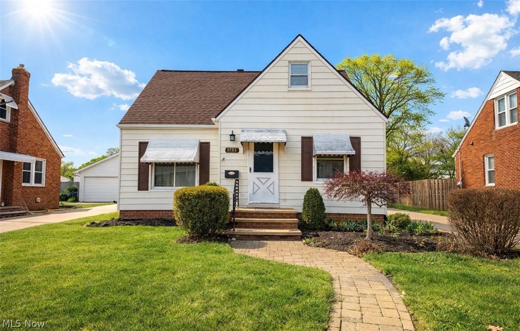 1753 Temple Avenue, Mayfield Heights, OH 44124