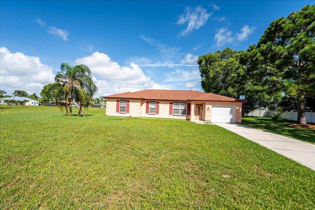 2175 SE Heathwood Circle, Port St Lucie, FL 34952
