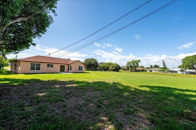 2175 SE Heathwood Circle, Port St Lucie, FL 34952