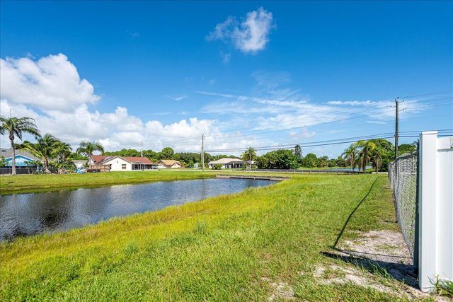 2175 SE Heathwood Circle, Port St Lucie, FL 34952