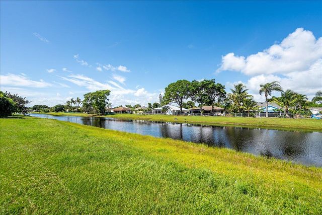 2175 SE Heathwood Circle, Port St Lucie, FL 34952