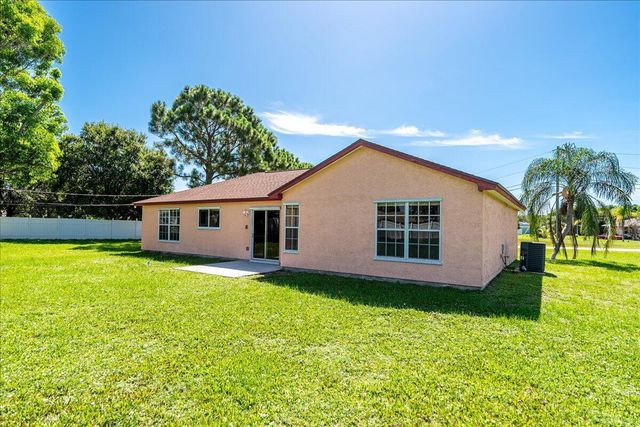 2175 SE Heathwood Circle, Port St Lucie, FL 34952