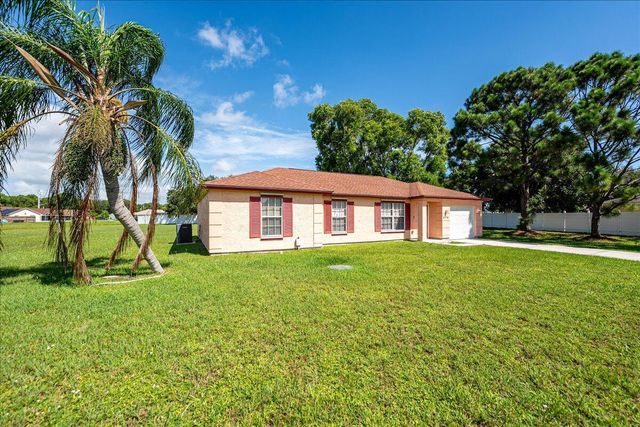 2175 SE Heathwood Circle, Port St Lucie, FL 34952