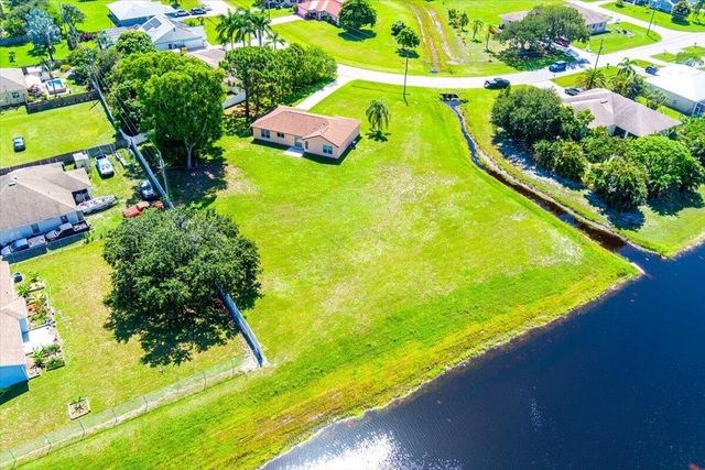 2175 SE Heathwood Circle, Port St Lucie, FL 34952