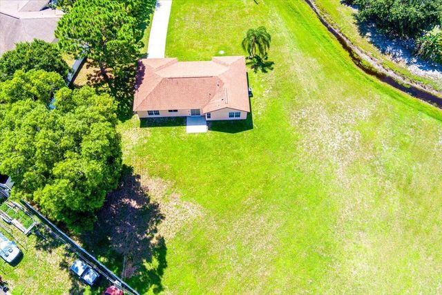 2175 SE Heathwood Circle, Port St Lucie, FL 34952