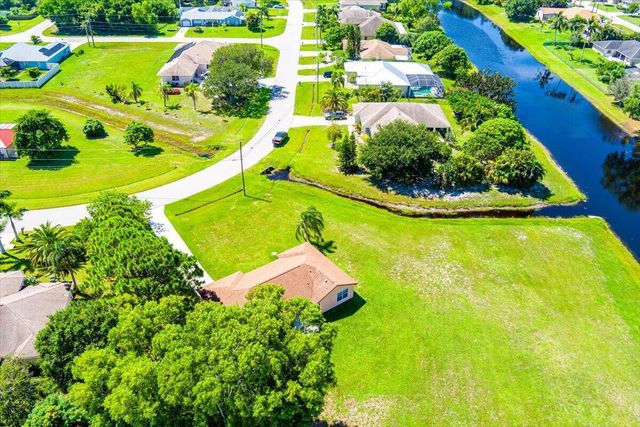 2175 SE Heathwood Circle, Port St Lucie, FL 34952