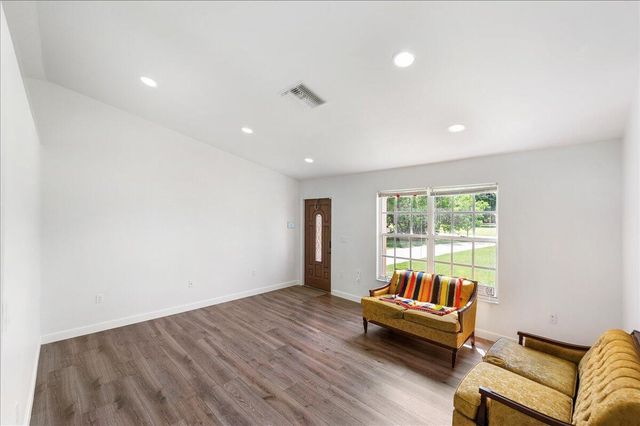 2175 SE Heathwood Circle, Port St Lucie, FL 34952