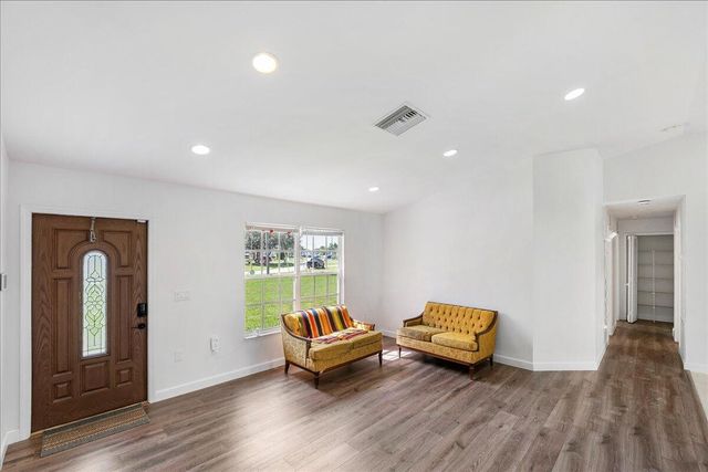 2175 SE Heathwood Circle, Port St Lucie, FL 34952