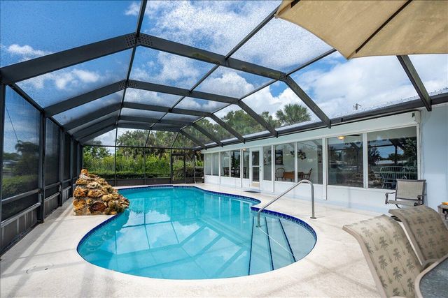 2066 5TH Court SE, Vero Beach, FL 32962