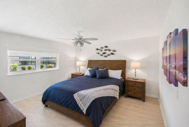 2066 5TH Court SE, Vero Beach, FL 32962