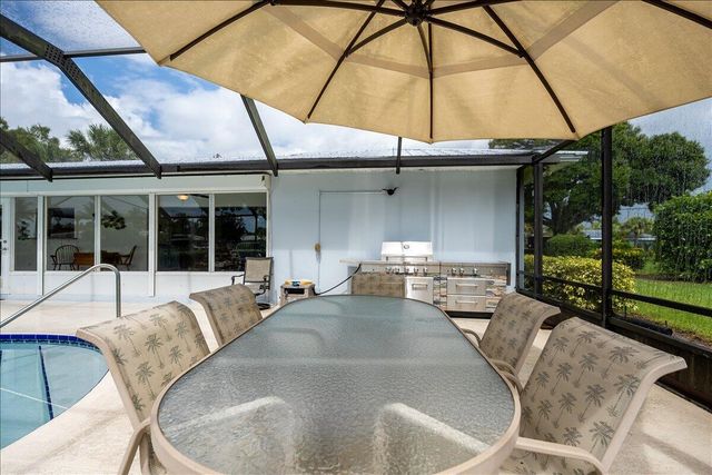 2066 5TH Court SE, Vero Beach, FL 32962
