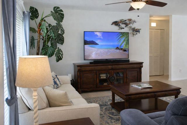 2066 5TH Court SE, Vero Beach, FL 32962