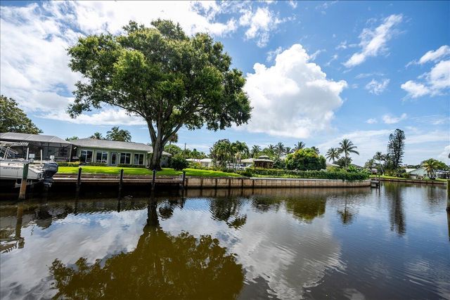 2066 5TH Court SE, Vero Beach, FL 32962