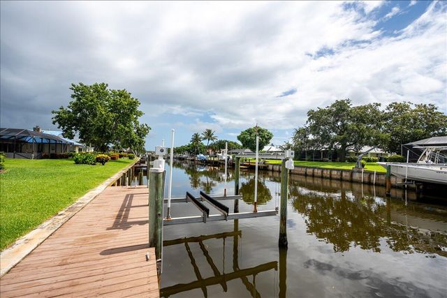 2066 5TH Court SE, Vero Beach, FL 32962