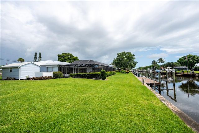 2066 5TH Court SE, Vero Beach, FL 32962