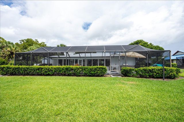 2066 5TH Court SE, Vero Beach, FL 32962