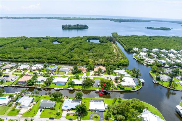2066 5TH Court SE, Vero Beach, FL 32962