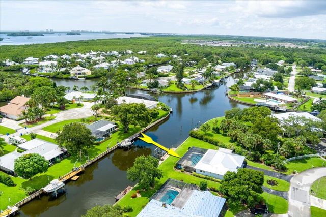 2066 5TH Court SE, Vero Beach, FL 32962