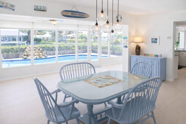2066 5TH Court SE, Vero Beach, FL 32962