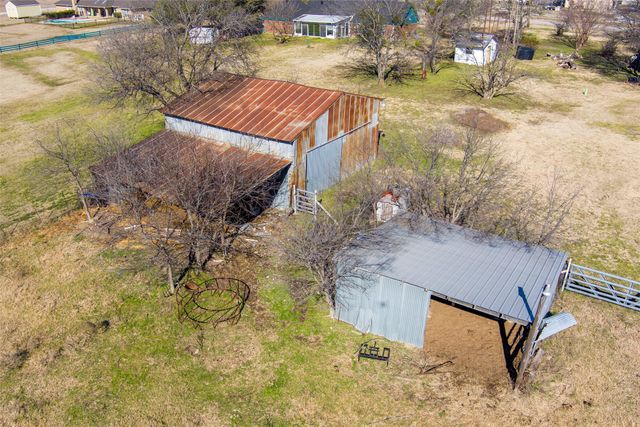 1525 Floyd Hampton Road, Crowley, TX 76036