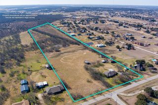 1525 Floyd Hampton Road, Crowley, TX 76036