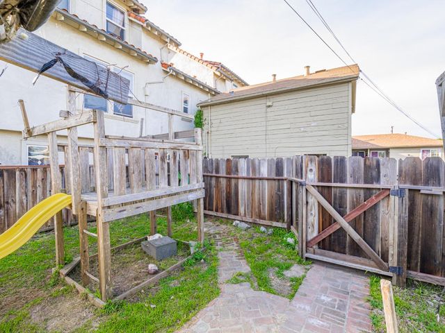 215 Palm Avenue, Watsonville, CA 95076