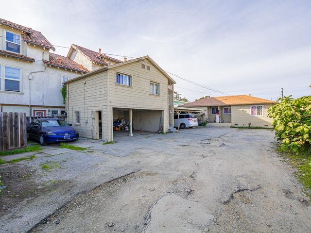 215 Palm Avenue, Watsonville, CA 95076
