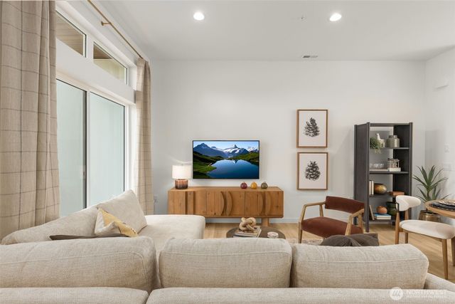 3130 160th Place SE, Bellevue, WA 98008