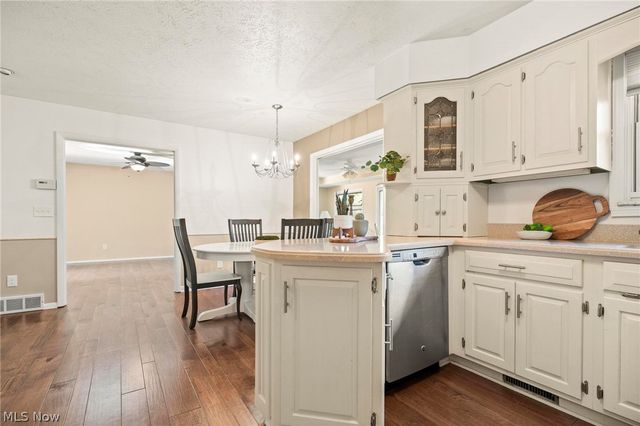 35671 Chesterfield Drive, North Ridgeville, OH 44039