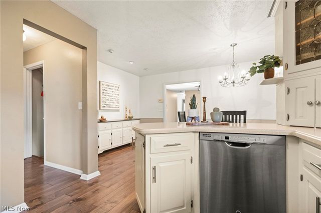 35671 Chesterfield Drive, North Ridgeville, OH 44039