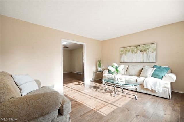 35671 Chesterfield Drive, North Ridgeville, OH 44039