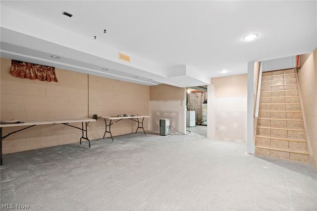 35671 Chesterfield Drive, North Ridgeville, OH 44039