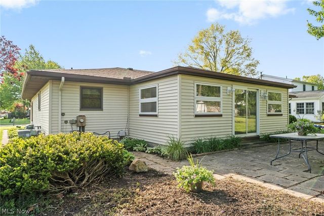 35671 Chesterfield Drive, North Ridgeville, OH 44039
