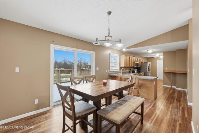 7001 Derby Dr, Crestwood, KY 40014