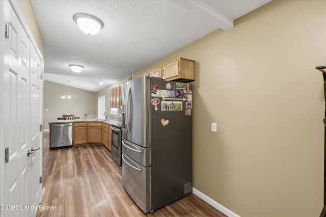 7001 Derby Dr, Crestwood, KY 40014