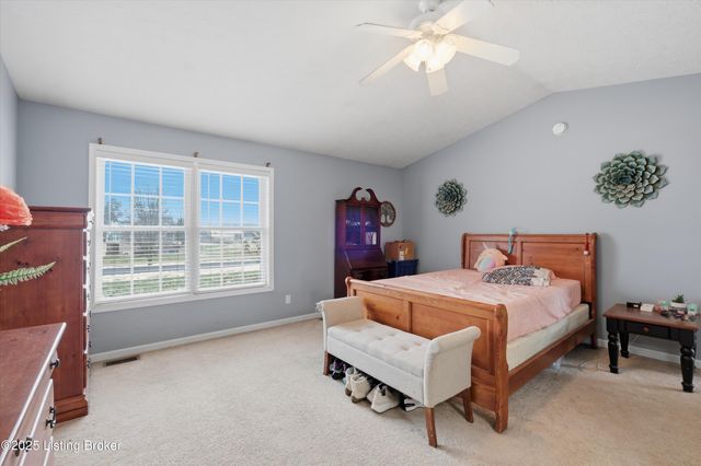 7001 Derby Dr, Crestwood, KY 40014