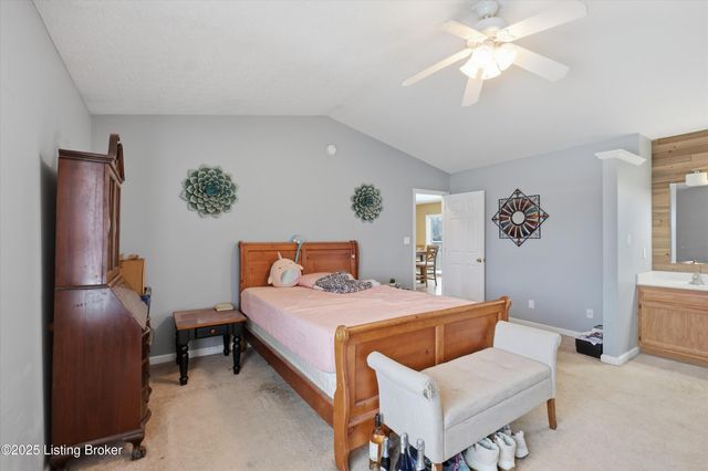 7001 Derby Dr, Crestwood, KY 40014