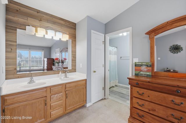 7001 Derby Dr, Crestwood, KY 40014