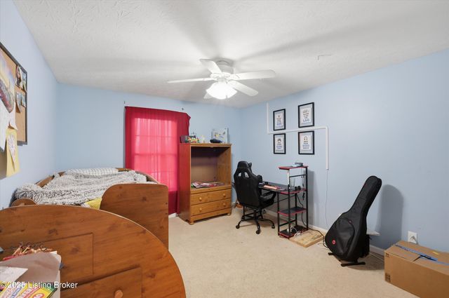 7001 Derby Dr, Crestwood, KY 40014