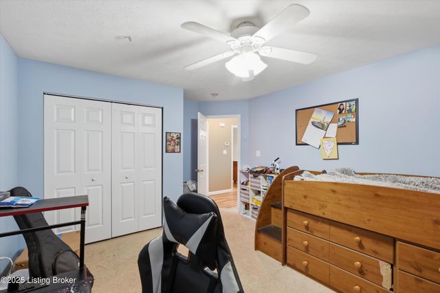 7001 Derby Dr, Crestwood, KY 40014