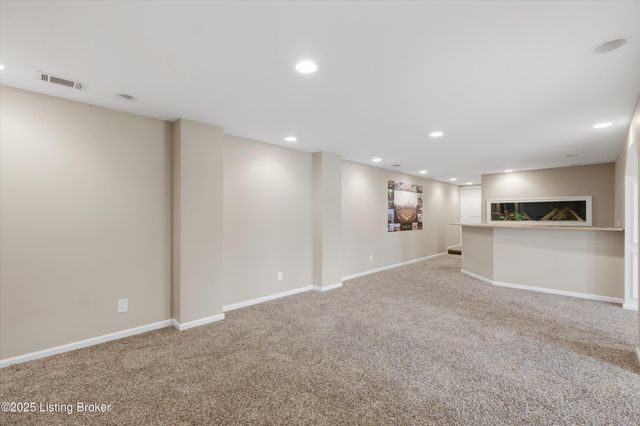 7001 Derby Dr, Crestwood, KY 40014