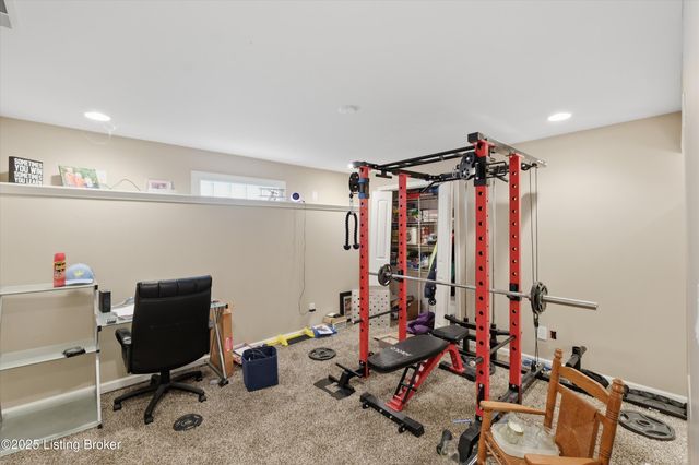 7001 Derby Dr, Crestwood, KY 40014