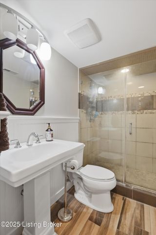 7001 Derby Dr, Crestwood, KY 40014